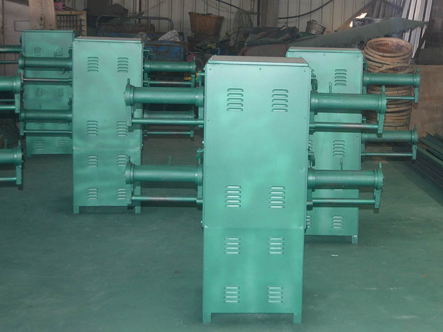 四錠無捻粗紗機(jī)