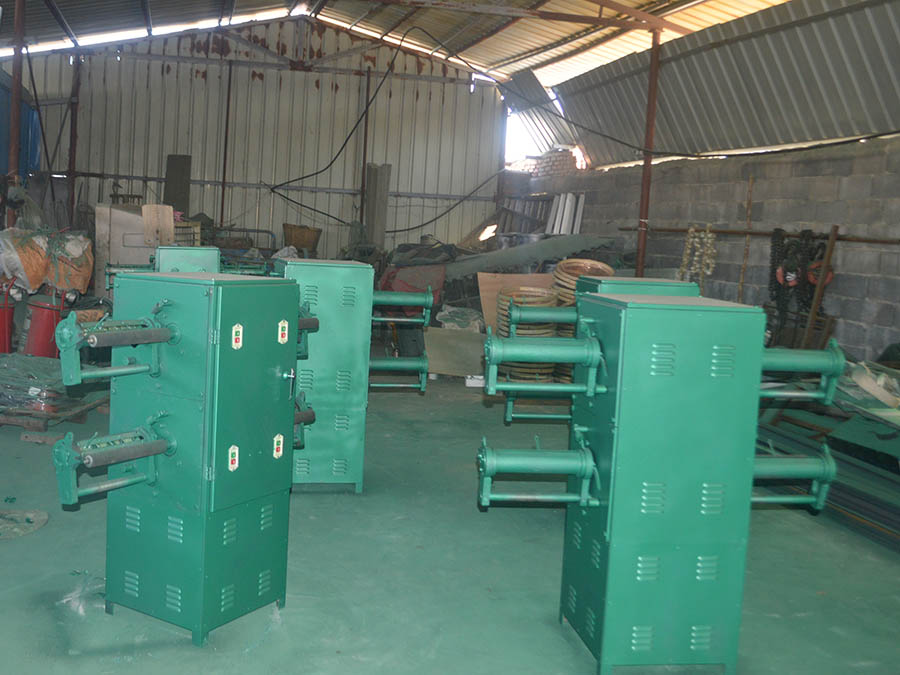 四錠無捻粗紗機(jī)