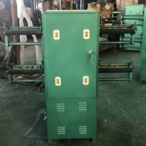 四錠無捻粗紗機(jī)